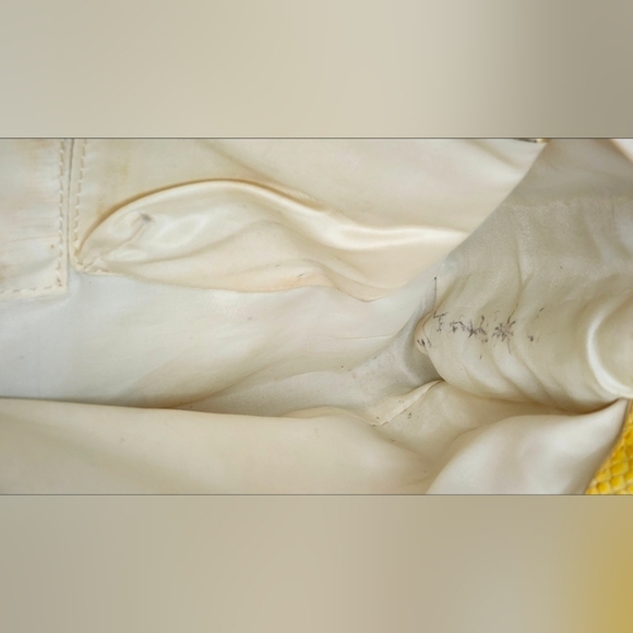 VIntage Guess Yellow Snakeskin Satchel/Shoulder Bag With A G Buckle - Picture 15 of 16